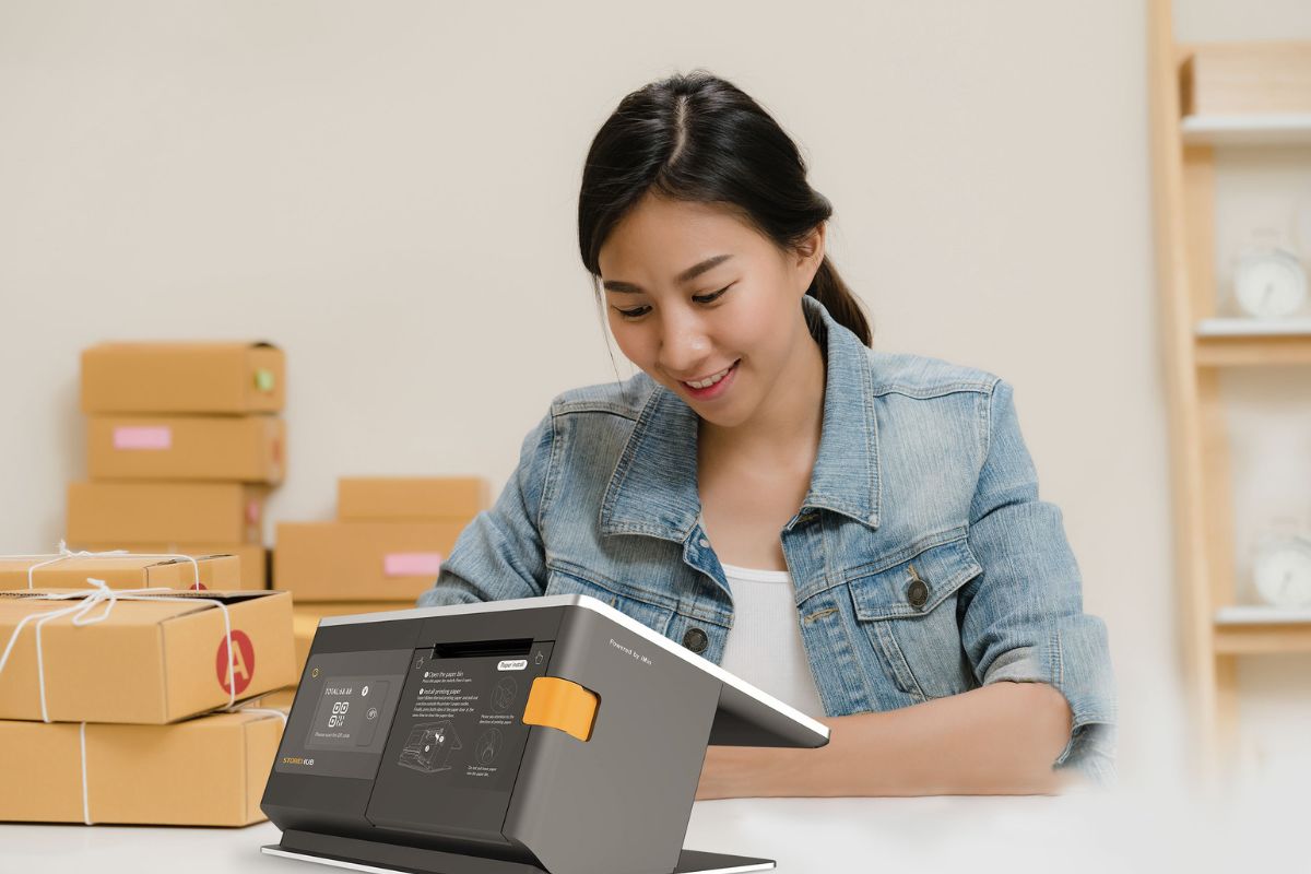 A retail owner with a StoreHub POS