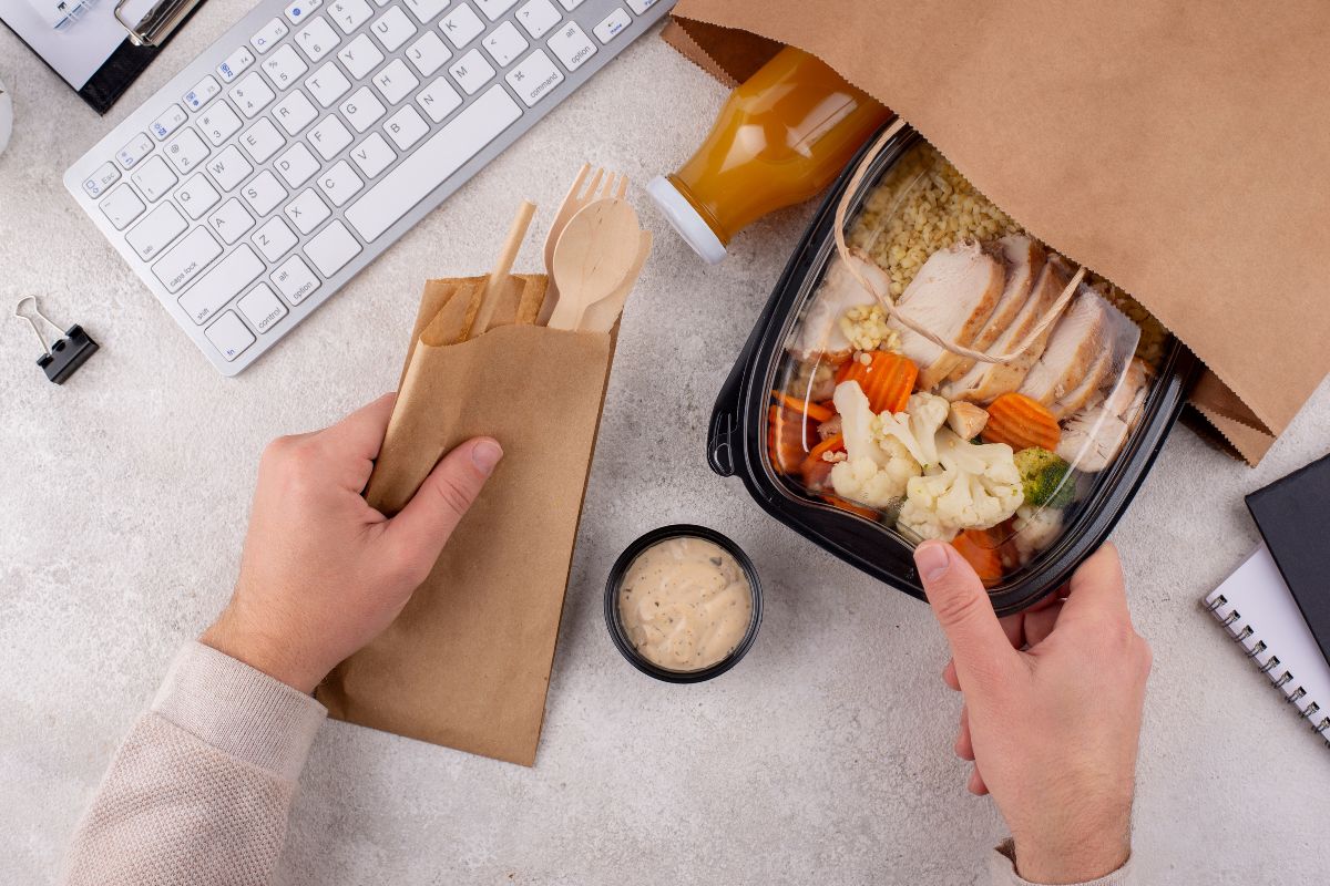 Customer unpacking online food order