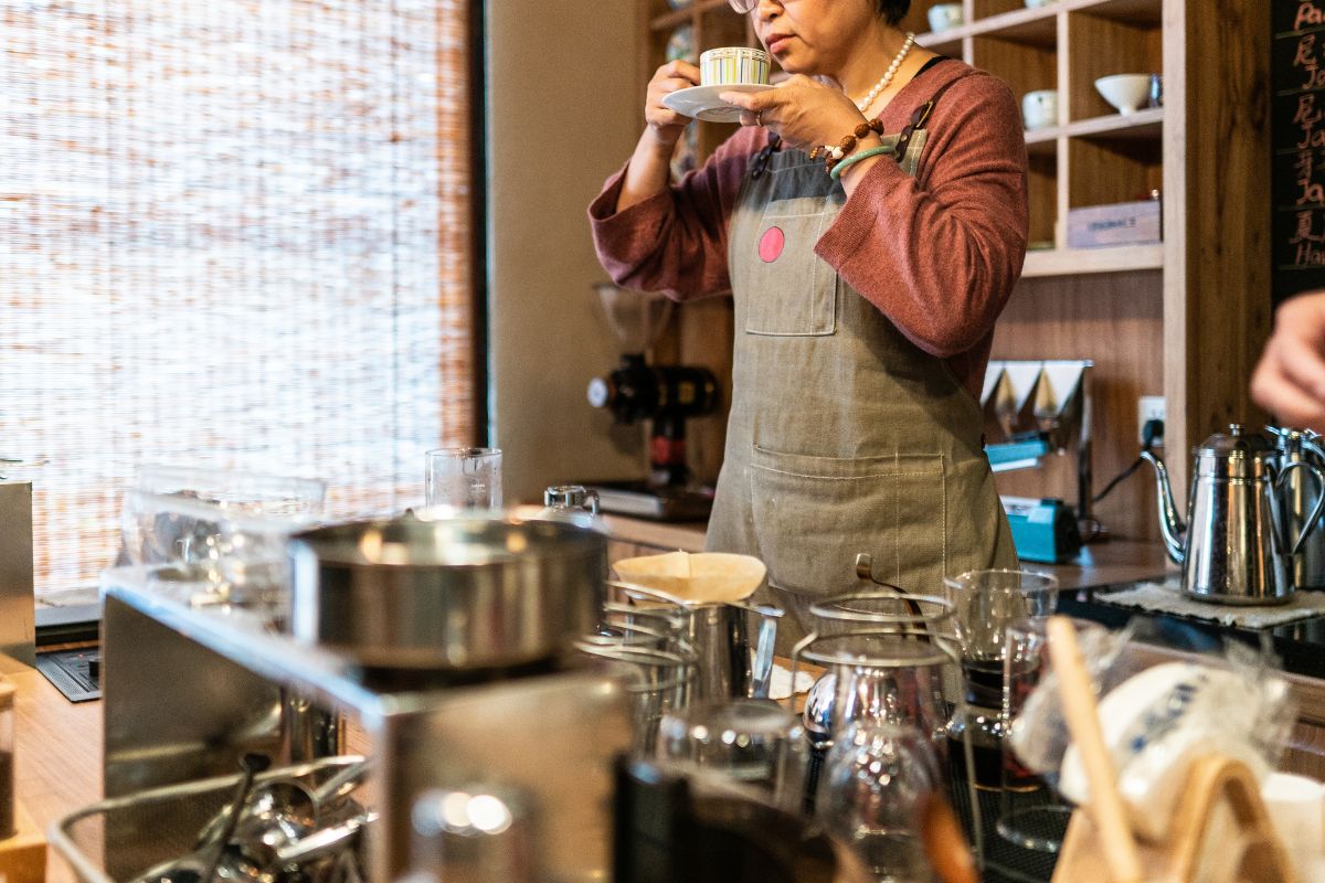 A Malaysian F&B business owner in her cafe
