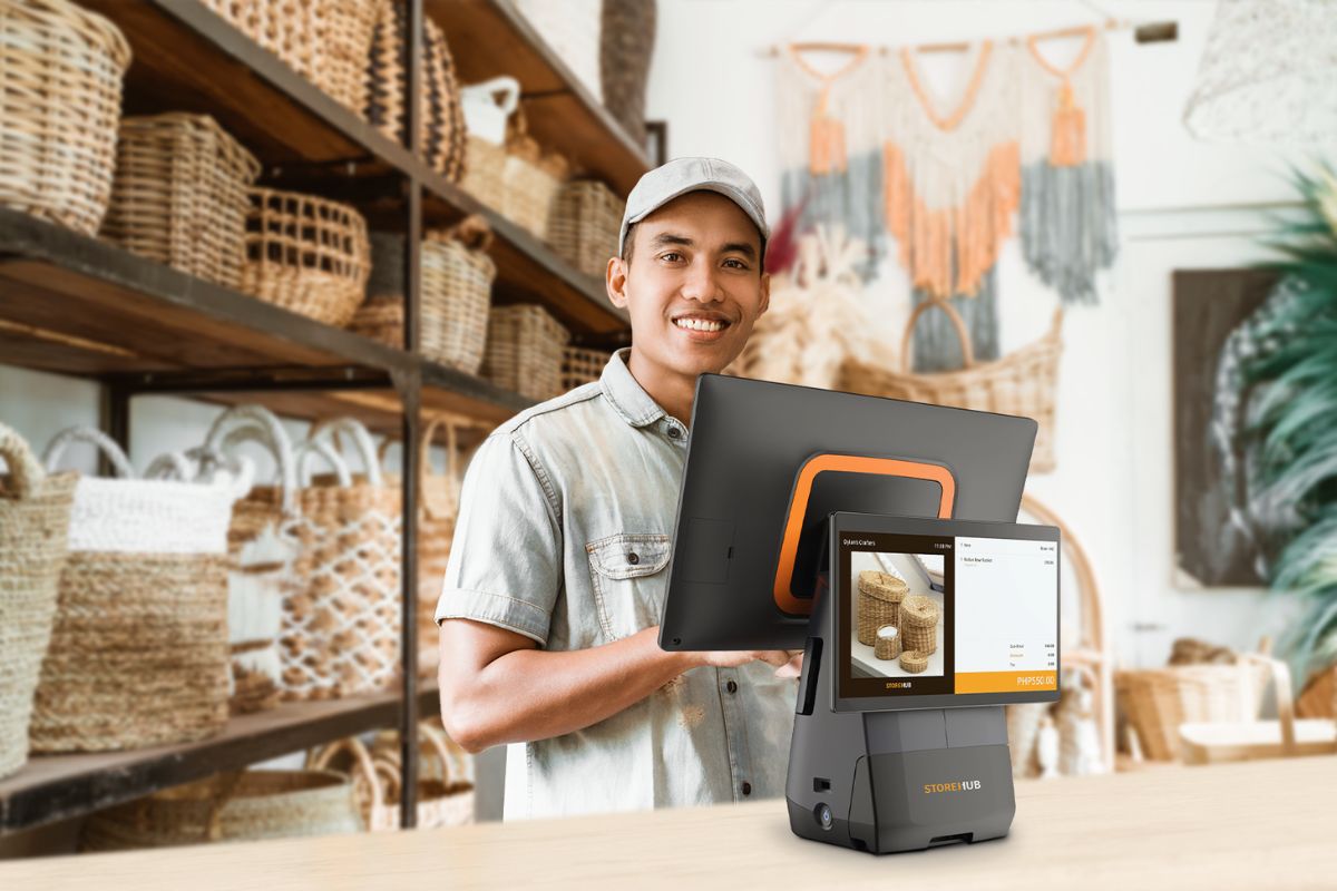 A Filipino business owner with the StoreHub POS